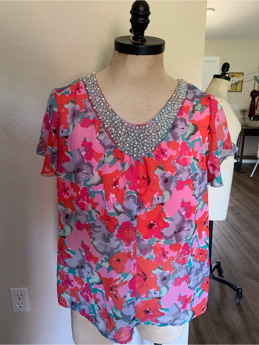 Elementz Floral Top sz XL Beaded Neckline Flutter Sleeve Chiffon Bright Boho